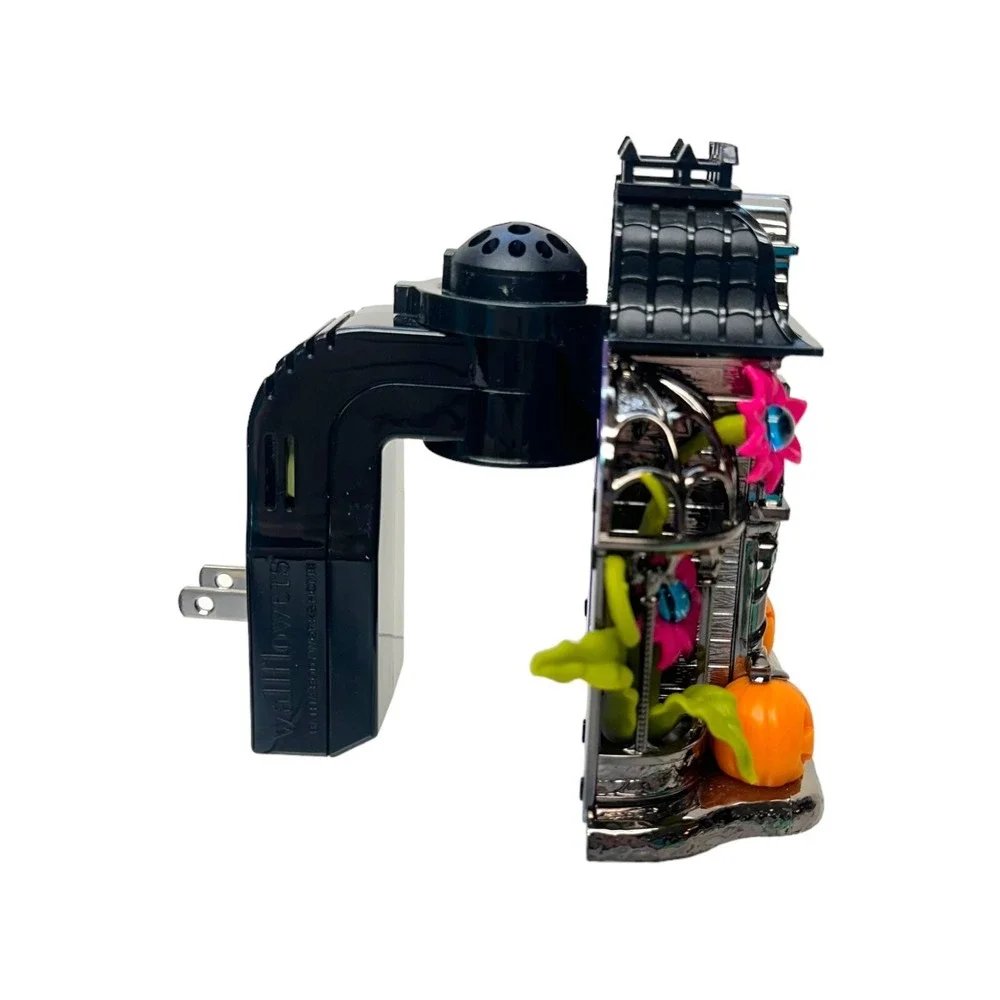 Bath & Body Works Wallflower Plug-In 2021 Halloween Haunted House Projector Bats - Picture 4 of 8